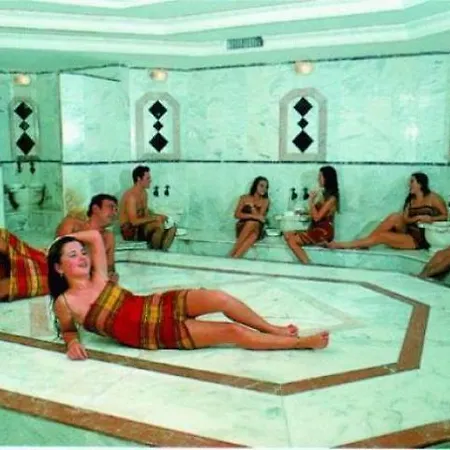 Club Uluslar فندق 4*